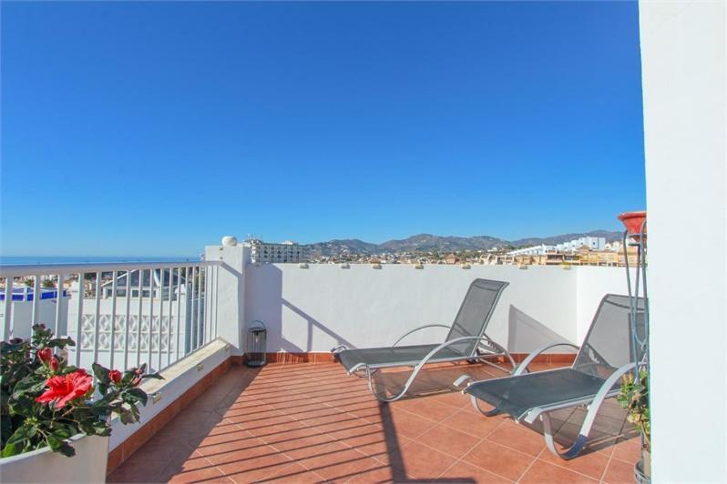 Amazing 3 Bedroom Townhouse In Nerja Exterior photo